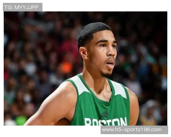 鹈鹕新秀费尔斯展示个性风格DIY克罗心主题球鞋引发关注